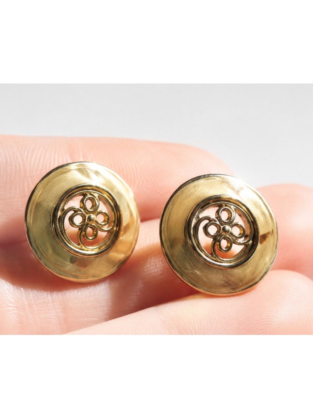 Round Pierced Earrings Cream Enamel Open‎ Work Scroll Design Vintage wp-37